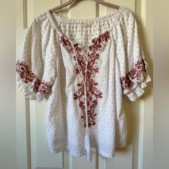 Anthropologie Solitaire White Boho Peasant Top with Rose Embroidery - Picture 3 of 10